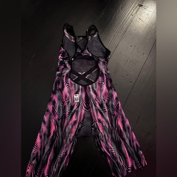 TYR Venzo, size 26, pink & black - Picture 2 of 6